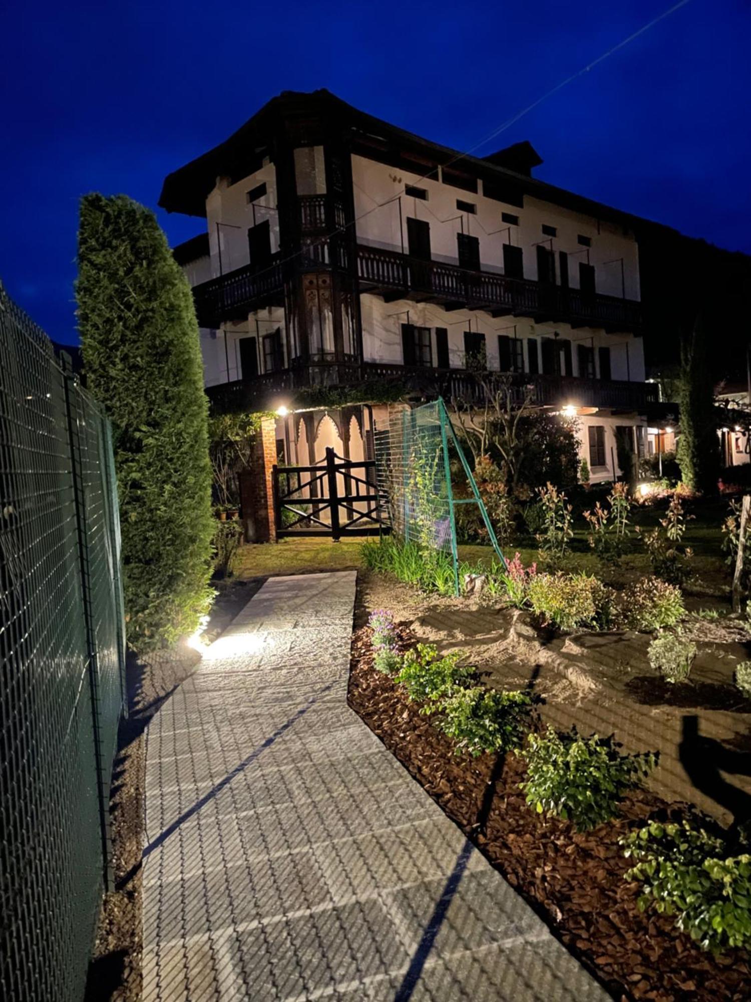 Dimora Fiorita Junior My Holiday Home Varallo Exterior photo